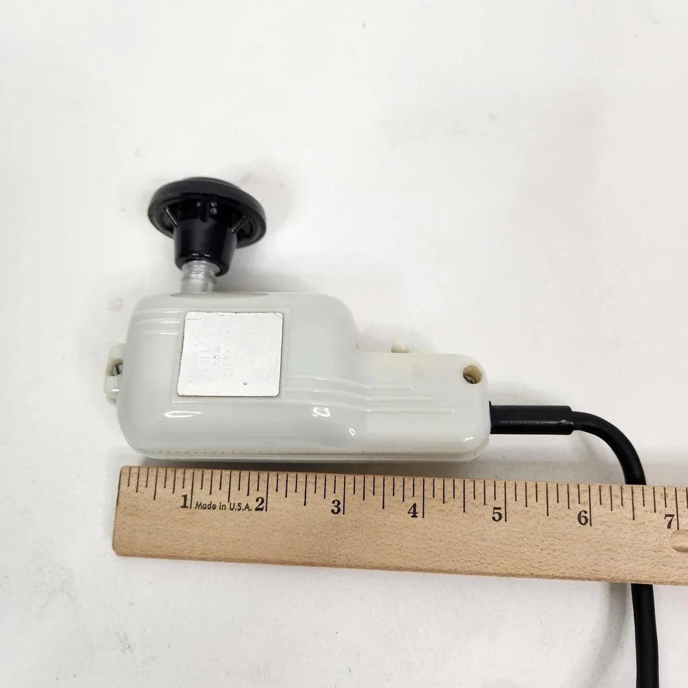 Chic Model E-650 Home Vibrator Mini Massager White Black 10 Watts Corded